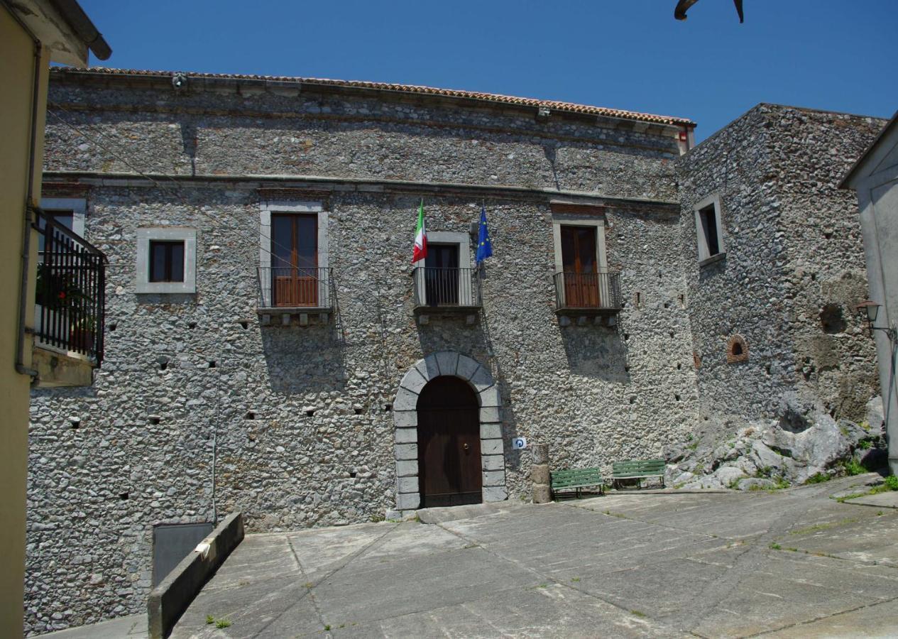 Hotel Le Due Lanterne Aieta Exterior foto